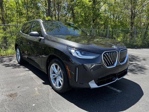 Used 2025 BMW X3 xDrive30i w/ Convenience Package image 3