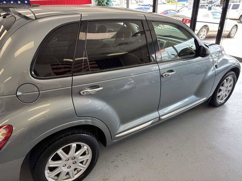 Used 2010 Chrysler PT Cruiser w/ Convenience Group image 12