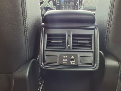 Used 2025 Subaru Forester Premium AWD/4WD image 23