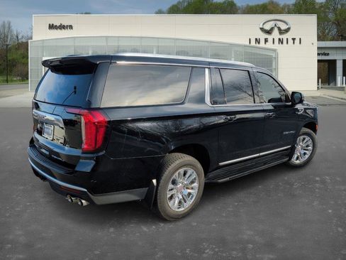Used 2023 GMC Yukon XL Denali image 4