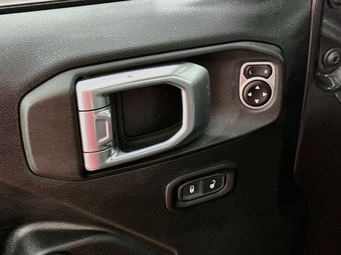 Used 2018 Jeep Wrangler Unlimited Sport S AWD/4WD image 18
