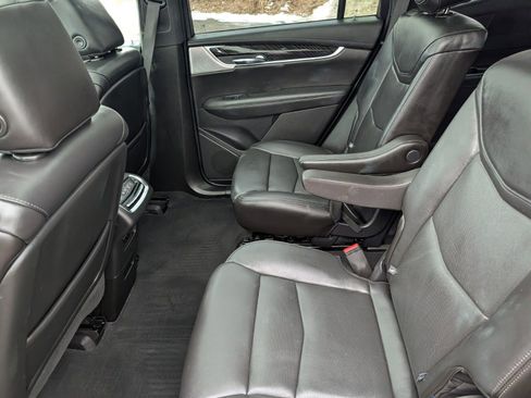 Used 2020 Cadillac XT6 Premium Luxury image 28