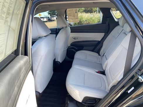 Used 2025 Hyundai Tucson SE FWD image 46