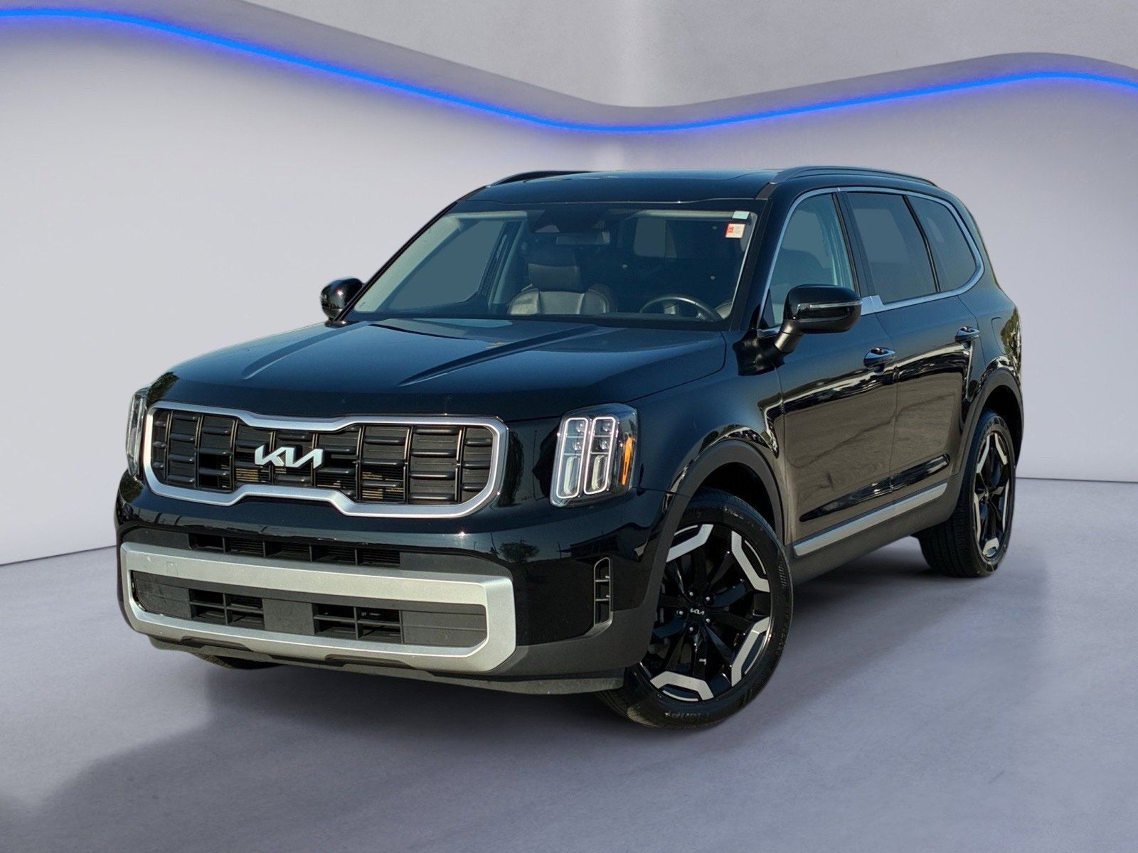 Used 2025 Kia Telluride S FWD image 2