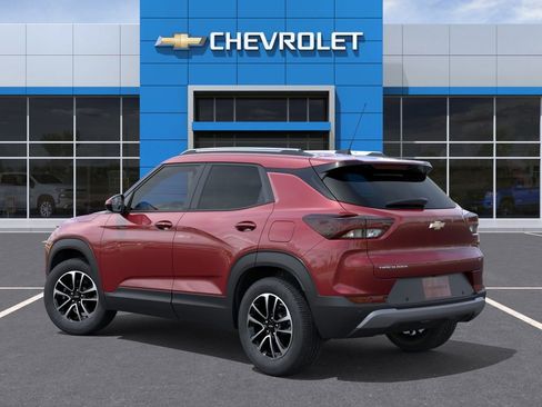 New 2024 Chevrolet TrailBlazer LT w/ LT Cold Weather Package FWD image 3