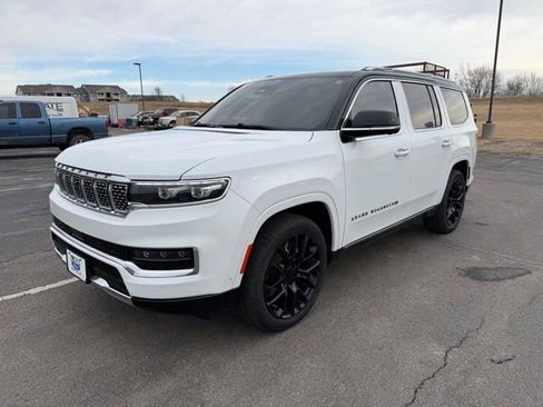 Used 2023 Jeep Grand Wagoneer Series III image 1