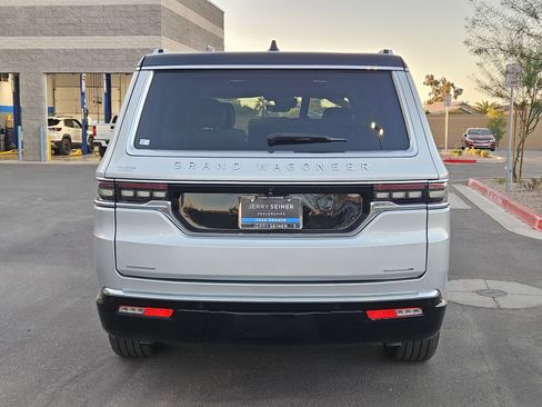 Used 2022 Jeep Grand Wagoneer Series I image 4