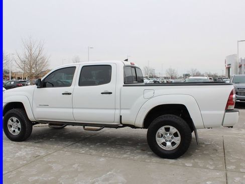 Used 2014 Toyota Tacoma 4x4 Double Cab w/ SR5 Package image 4