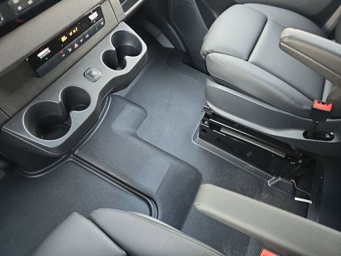 New 2025 Mercedes-Benz Sprinter 2500 image 24