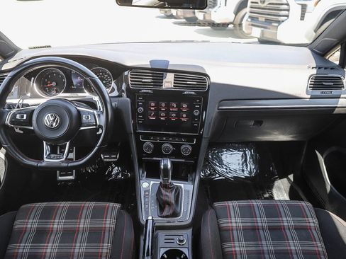 Used 2018 Volkswagen GTI SE FWD image 11