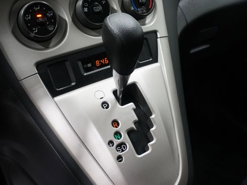 Used 2012 Toyota Matrix S image 17