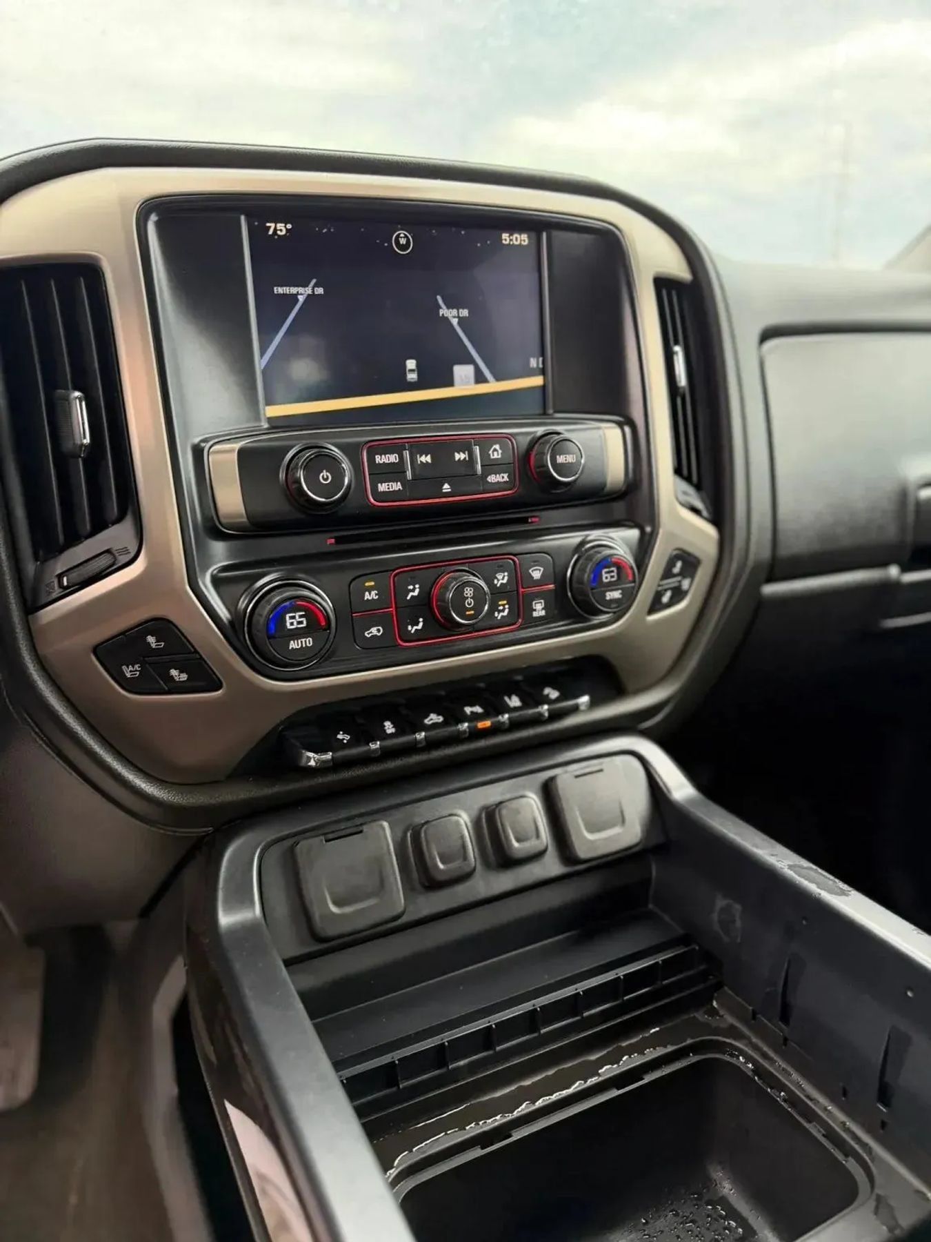 Used 2015 GMC Sierra 2500 Denali w/ Driver Alert Package AWD/4WD image 13