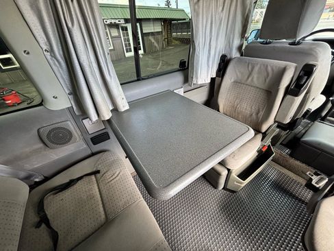 Used 2002 Volkswagen Eurovan MV image 15