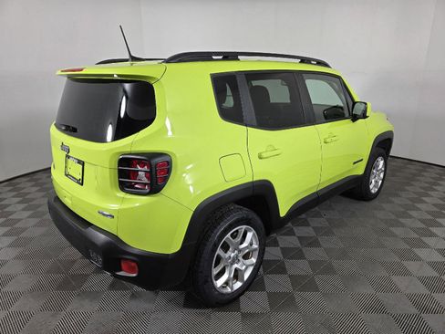 Used 2018 Jeep Renegade Latitude w/ Cold Weather Group image 8