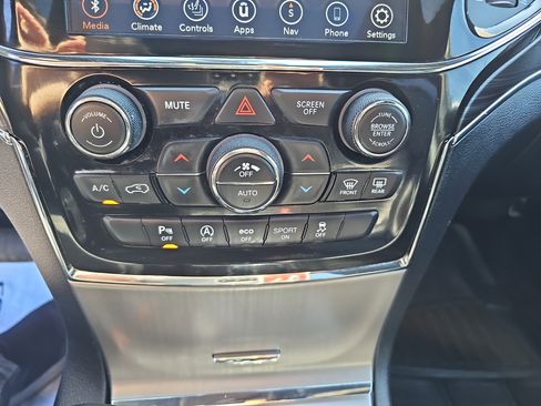 Certified 2022 Jeep Grand Cherokee Limited image 20