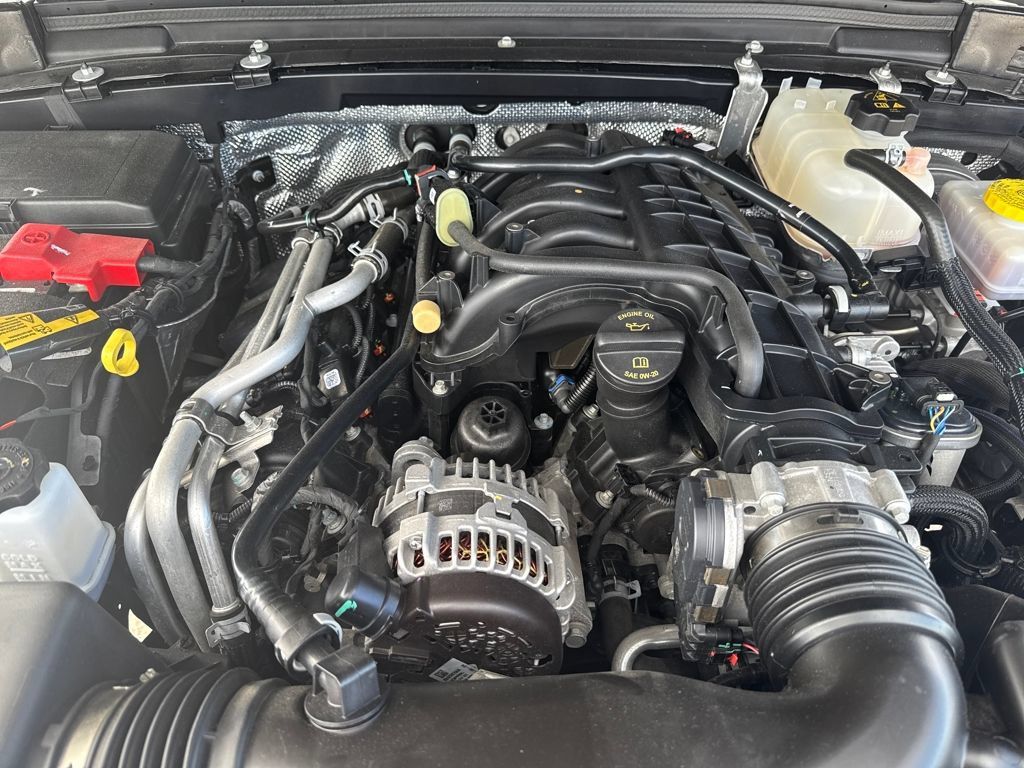 Used 2024 Jeep Wrangler Unlimited Sahara AWD/4WD image 31