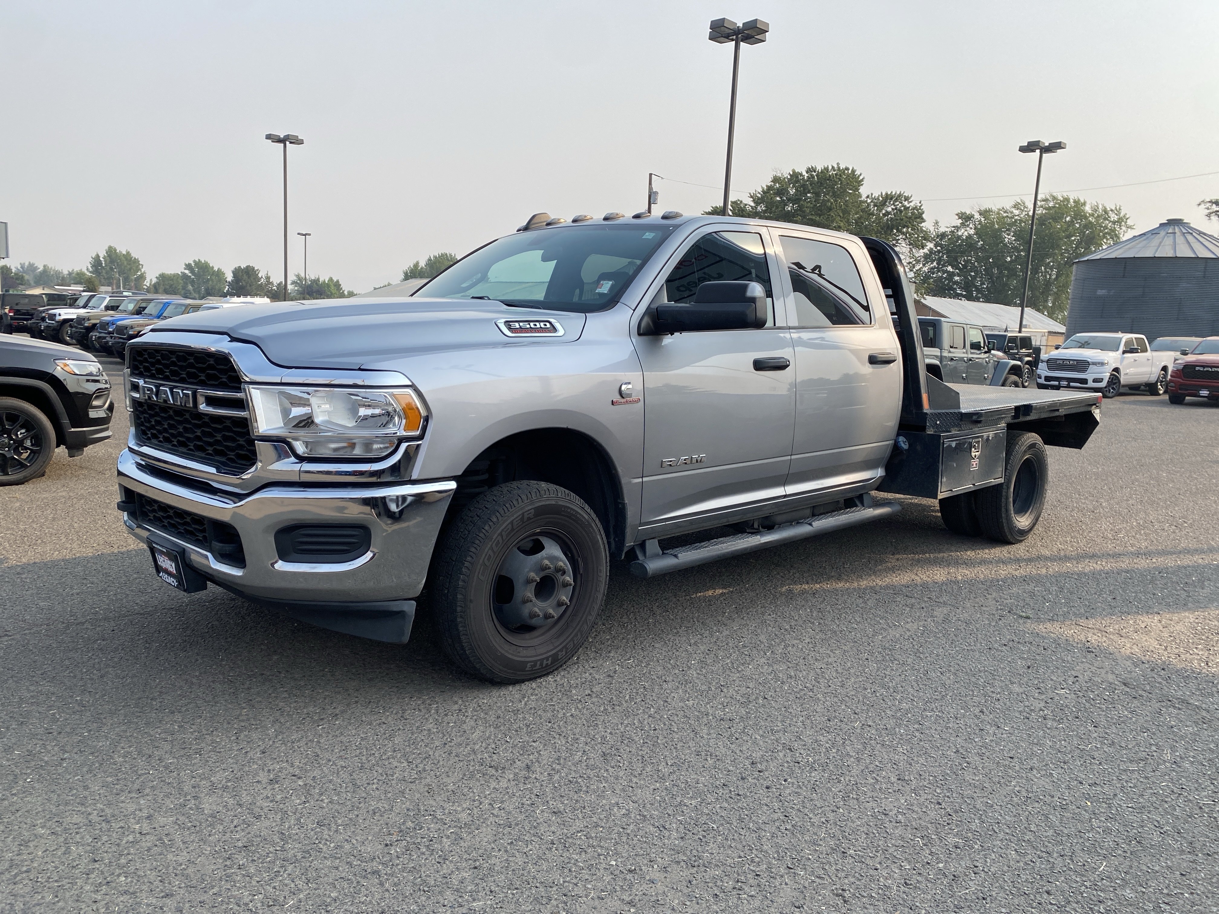 Used 2022 RAM 3500 Tradesman w/ Chrome Appearance Group AWD/4WD image 6