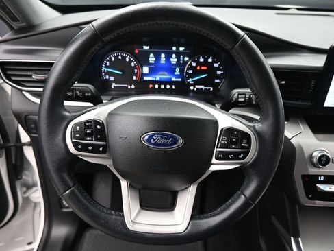 Certified 2021 Ford Explorer XLT w/ Equipment Group 202A RWD image 11