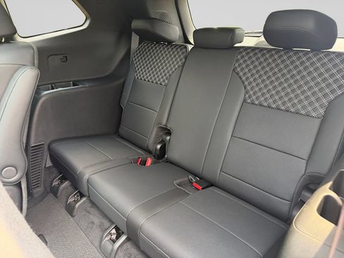 Used 2024 GMC Acadia Denali FWD image 18