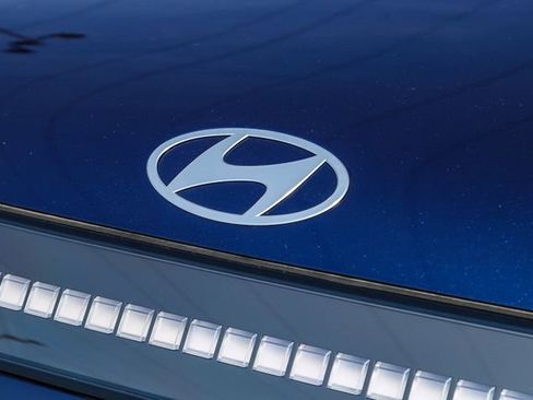 New 2026 Hyundai Ioniq 9 SE image 6