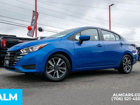 Used 2023 Nissan Versa SV image 15