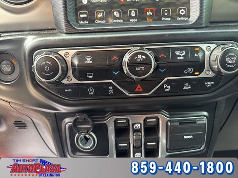 Used 2021 Jeep Gladiator Sport image 41