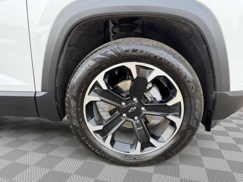 Used 2025 Chevrolet Equinox LT w/ Convenience Package II image 10