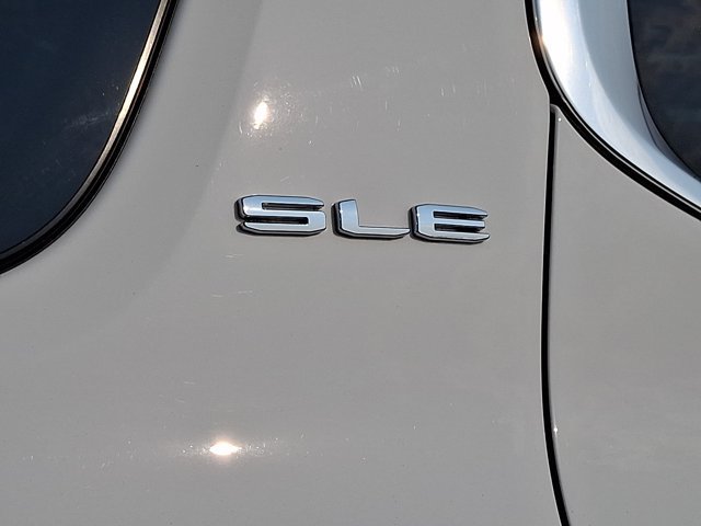 Used 2023 GMC Acadia SLE FWD image 34