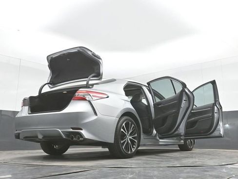 Used 2020 Toyota Camry SE FWD image 51