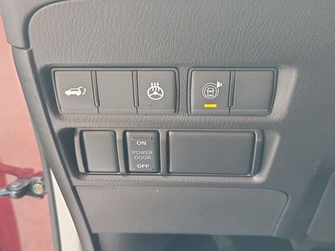 Used 2023 Nissan Armada Platinum w/ Captain's Chairs Package AWD/4WD image 33