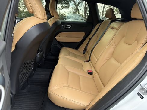 Certified 2023 Volvo XC60 B5 Ultimate w/ Climate Package image 58