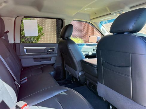 Used 2018 RAM 1500 Classic SLT AWD/4WD image 31
