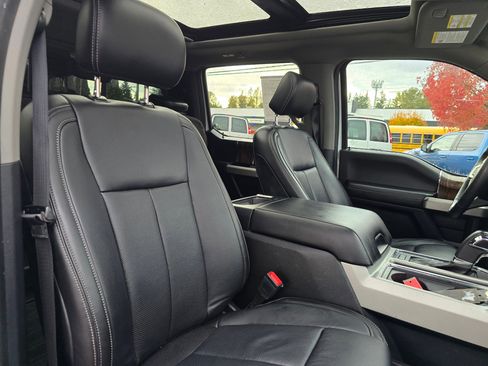 Used 2019 Ford F150 Lariat w/ Equipment Group 502A Luxury image 10