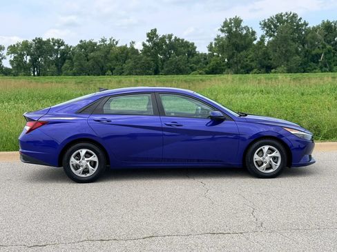 Used 2021 Hyundai Elantra SE FWD image 39