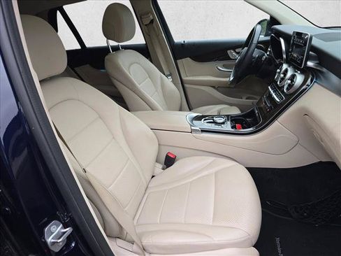 Used 2019 Mercedes-Benz GLC 300 4MATIC image 10