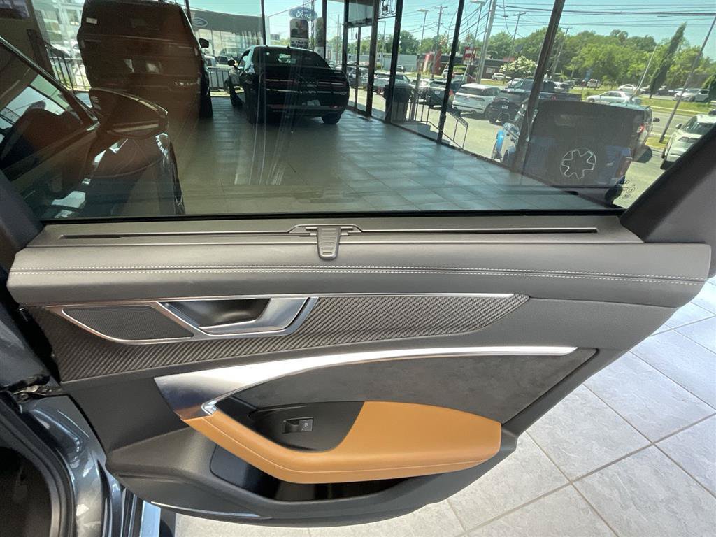 Used 2021 Audi RS 6 w/ Executive Package AWD/4WD image 15