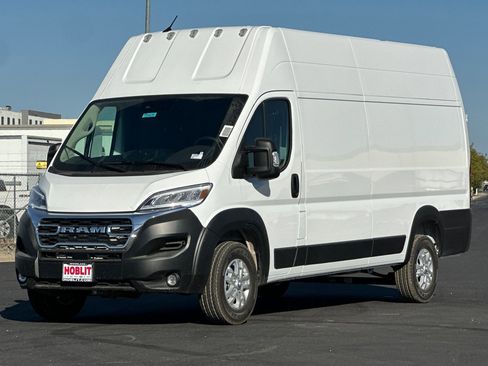 New 2026 RAM ProMaster 3500 w/ Quick Order Package 22G SLT image 7