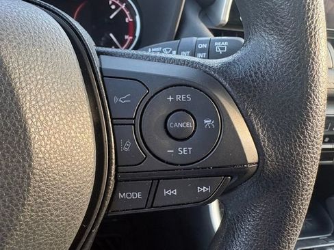 Used 2025 Toyota RAV4 XLE FWD image 18