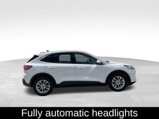 Used 2020 Ford Escape SE video 4