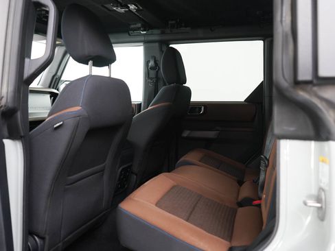 Used 2022 Ford Bronco Outer Banks w/ Sasquatch Package AWD/4WD image 17