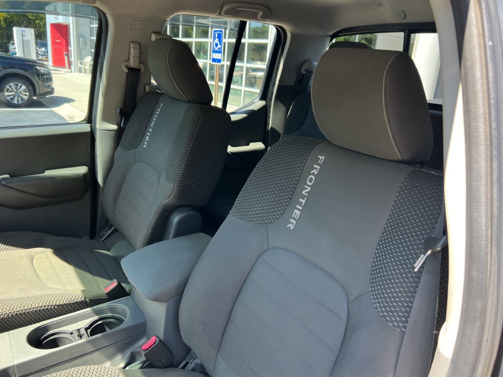 Used 2014 Nissan Frontier Desert Runner RWD image 9