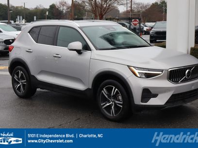 Used 2025 Volvo XC40 B5 Core