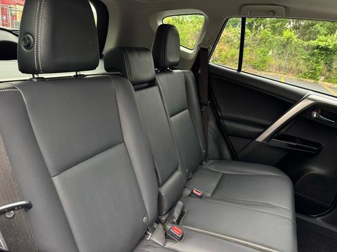 Used 2018 Toyota RAV4 Limited FWD image 20