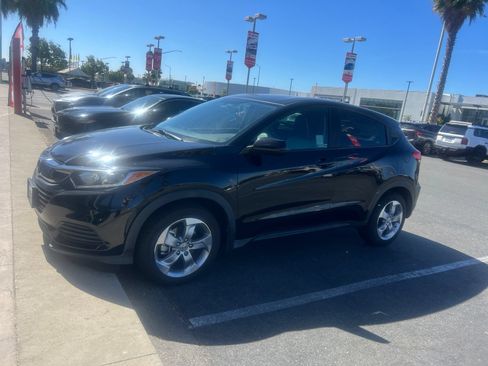 Used 2022 Honda HR-V LX image 3
