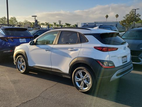 Used 2023 Hyundai Kona SEL AWD/4WD image 3