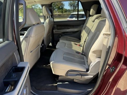 Used 2021 Ford Expedition Max Limited image 18