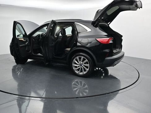 Certified 2022 Ford Escape Titanium w/ Titanium Elite Package AWD/4WD image 39
