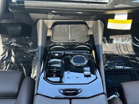 Certified 2026 BMW 530i xDrive w/ Premium Package AWD/4WD image 24
