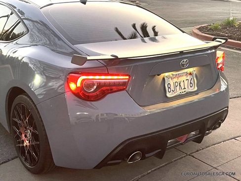 Used 2018 Toyota 86 image 16