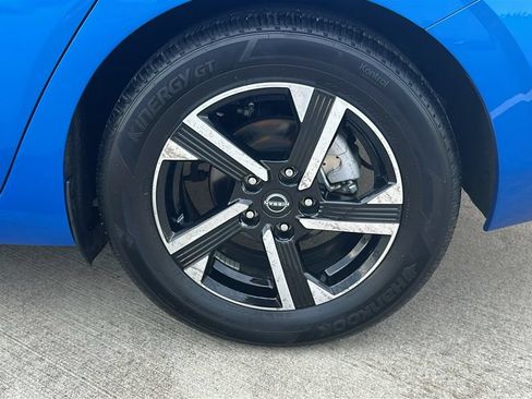 Used 2025 Nissan Sentra SV FWD image 17